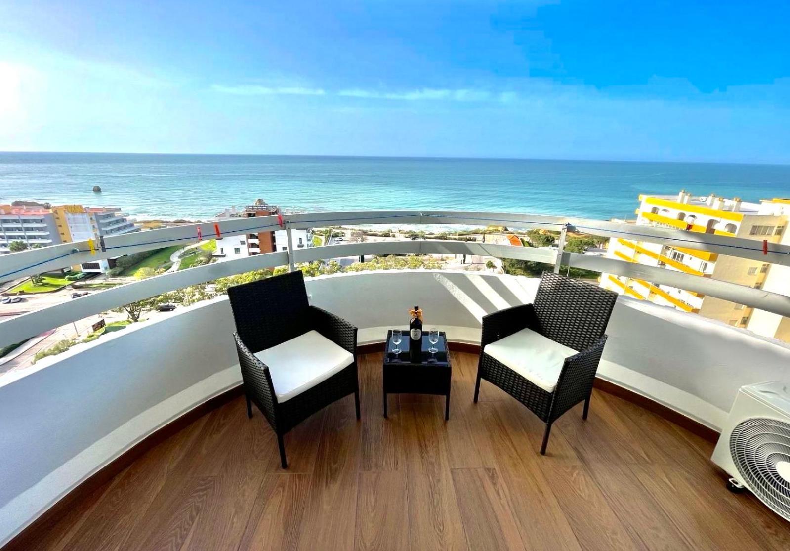 Top Ocean View Apartment - Amazing Sunset - Modern Style - Pool & 200M To Beach Portimão Eksteriør bilde